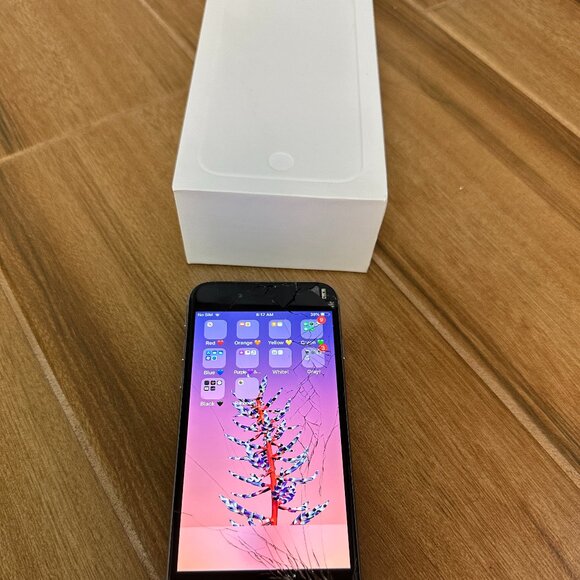 Apple iPhone 6 Space Gray 16GB Unlocked Phone in working condition! - Picture 1 of 8